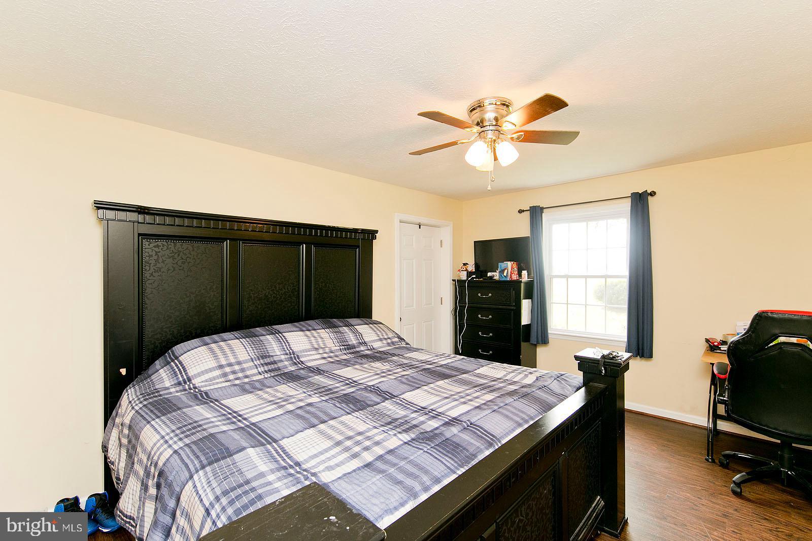 2521 Jones Road Winchester, VA 22602 - Photo 25 of 56 Front bedroom #1