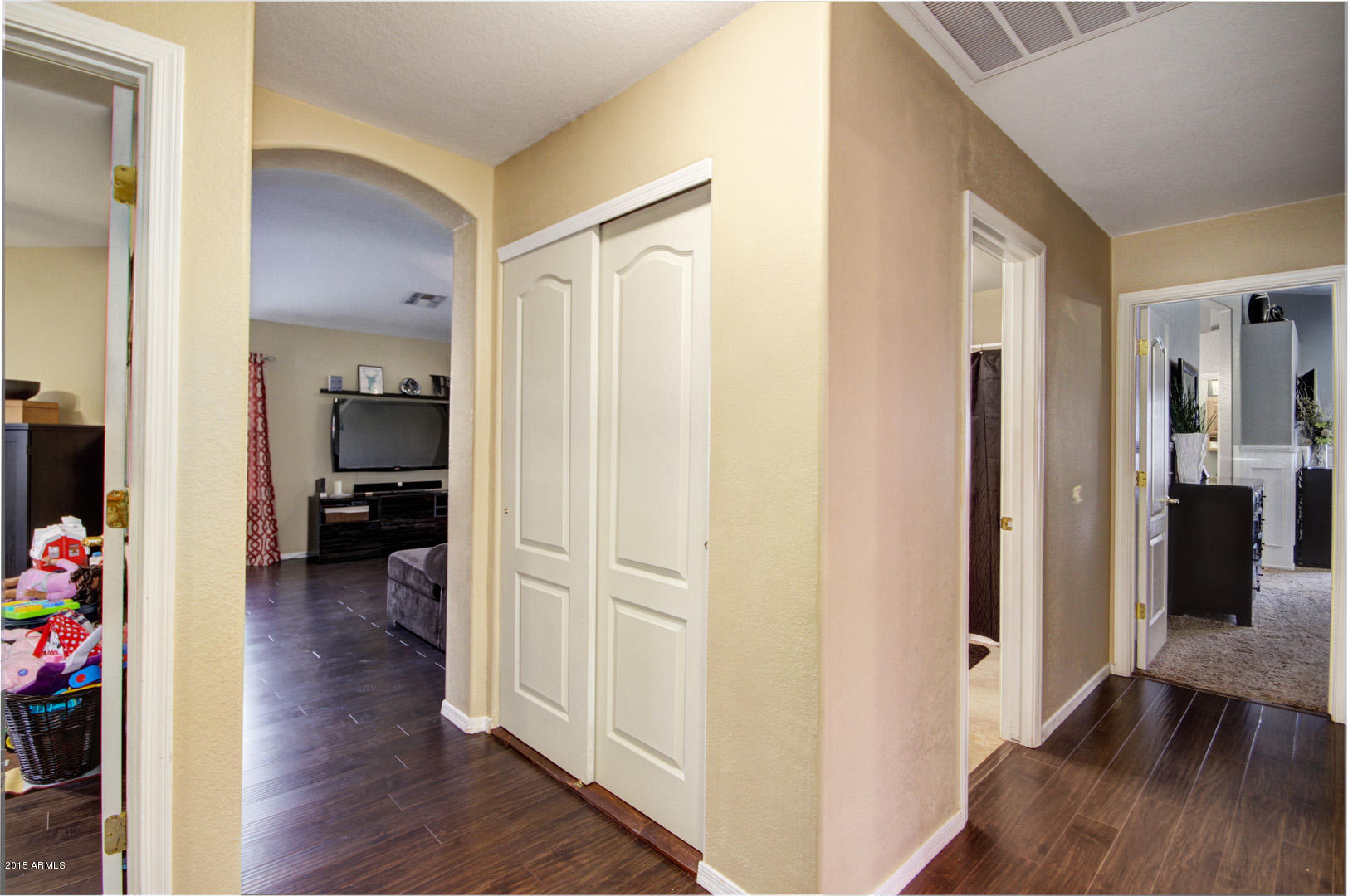 717 North Joshua Tree Lane Gilbert, AZ 85234 - Photo 11 of 35 Joshua Tree (14)