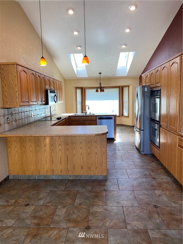 31 Strawberry Hill Road Elma, WA 98541 - Photo 3 of 40 Gallery Image 3
