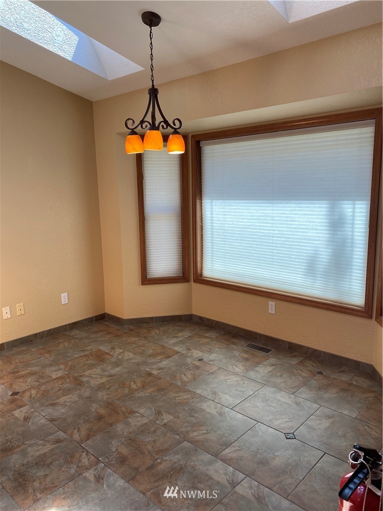 31 Strawberry Hill Road Elma, WA 98541 - Photo 5 of 40 Gallery Image 5