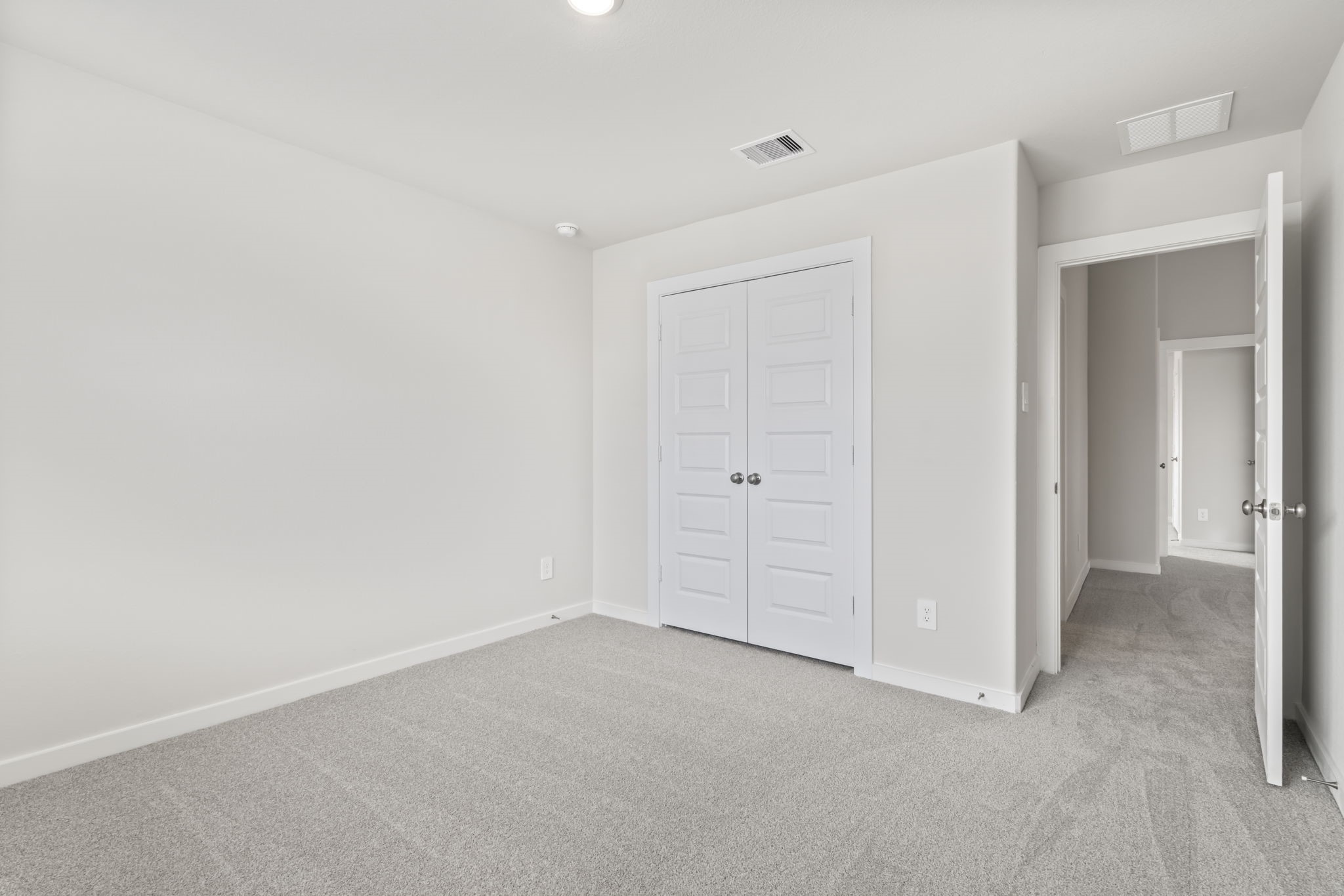 6606 Lenwood Lane Rosharon, TX 77583 - Photo 31 of 33 an empty room with closet area