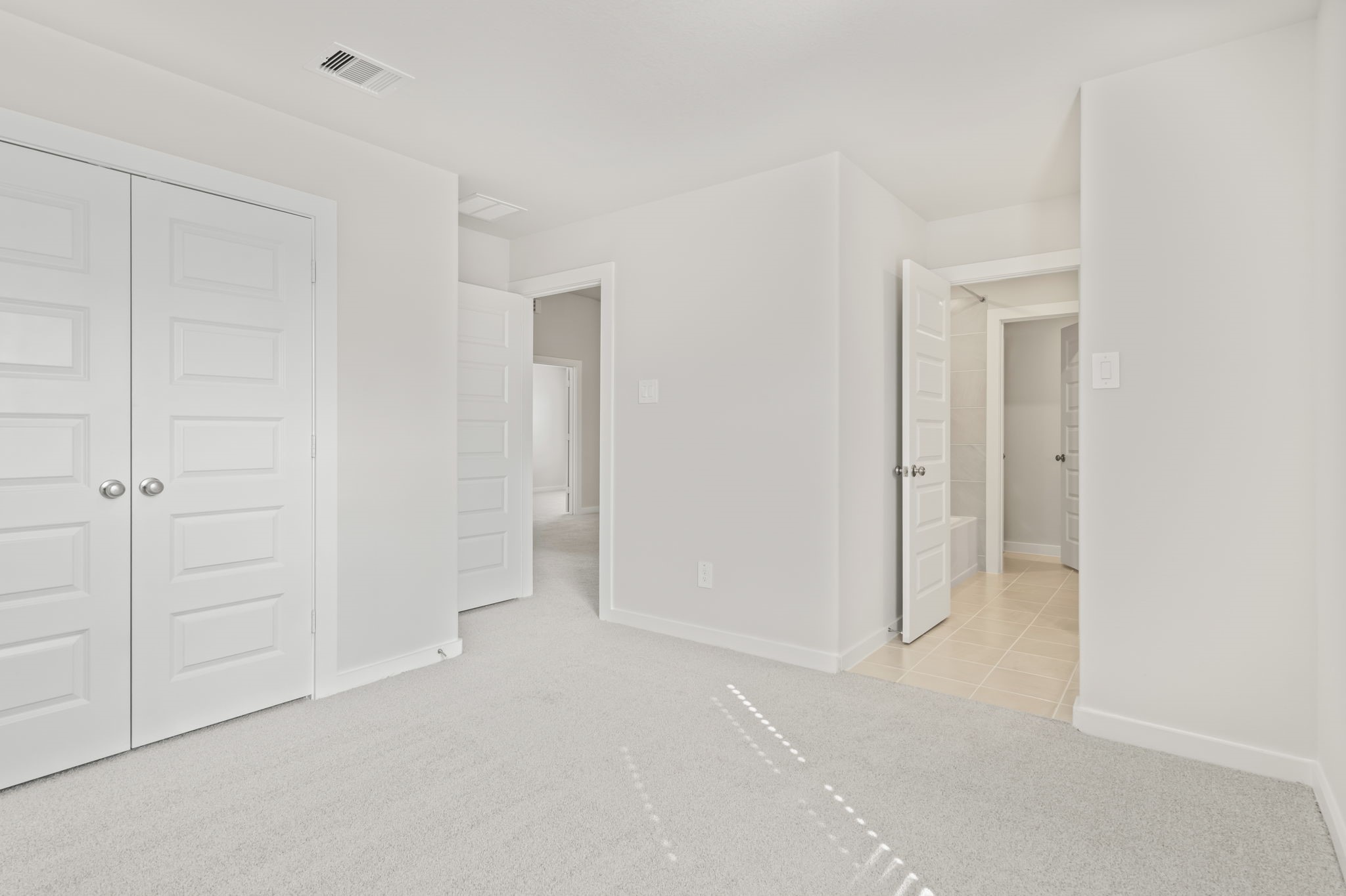 6606 Lenwood Lane Rosharon, TX 77583 - Photo 5 of 33 a view of an empty room