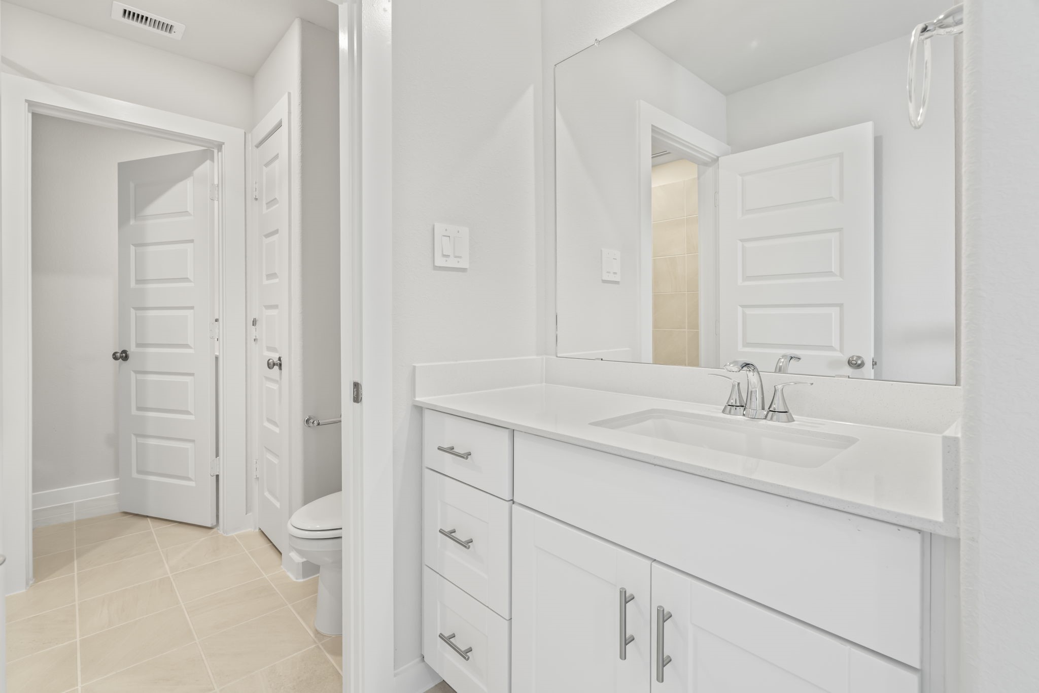 6606 Lenwood Lane Rosharon, TX 77583 - Photo 6 of 33 a bathroom with a sink and a mirror