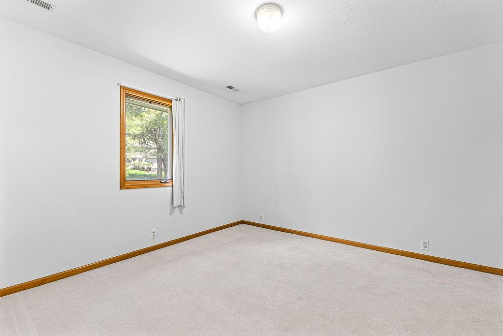 403 North Leonard Road St. Joseph, MO 64506 - Photo 34 of 63
