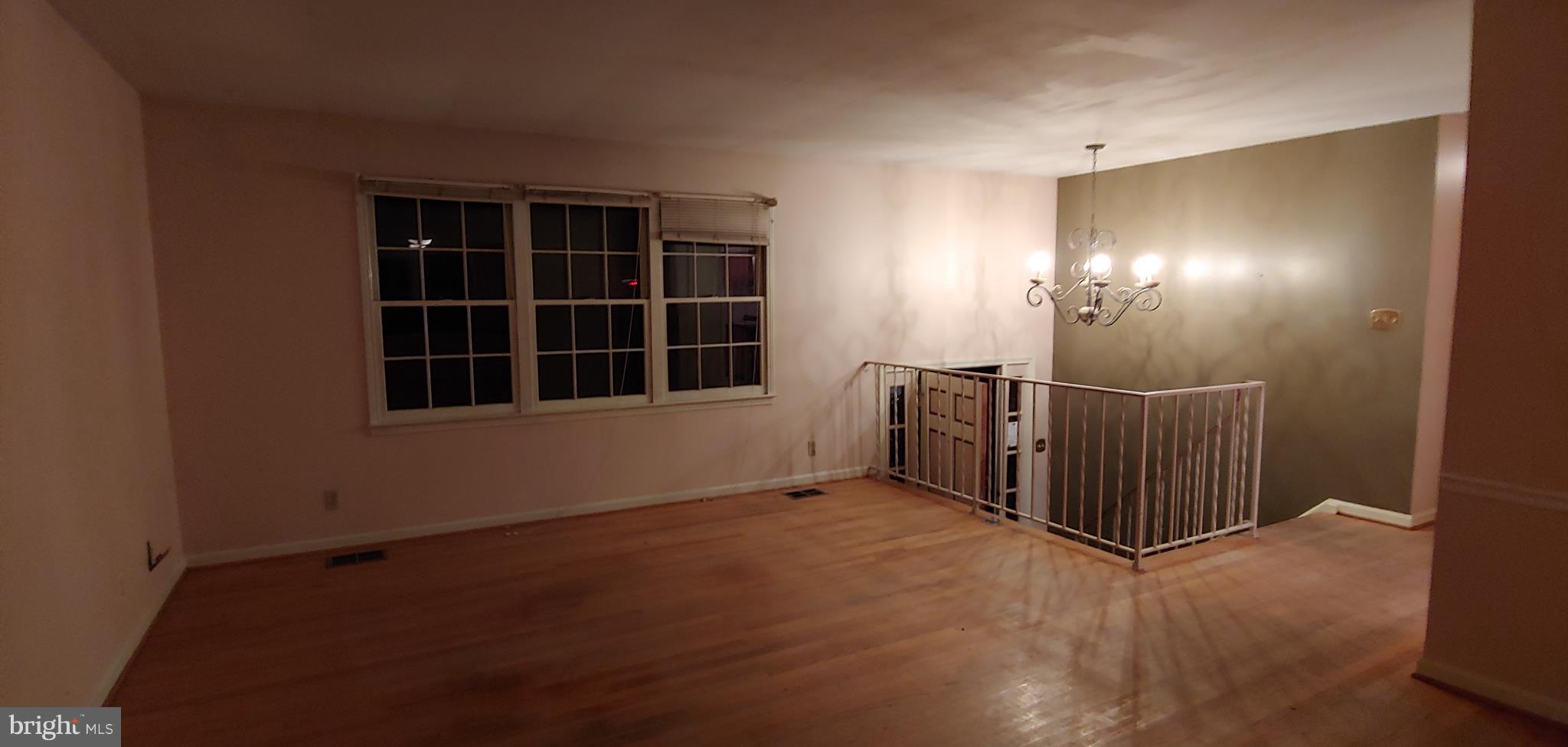 9206 Keyser Road Nokesville, VA 20181 - Photo 2 of 16 Living Room