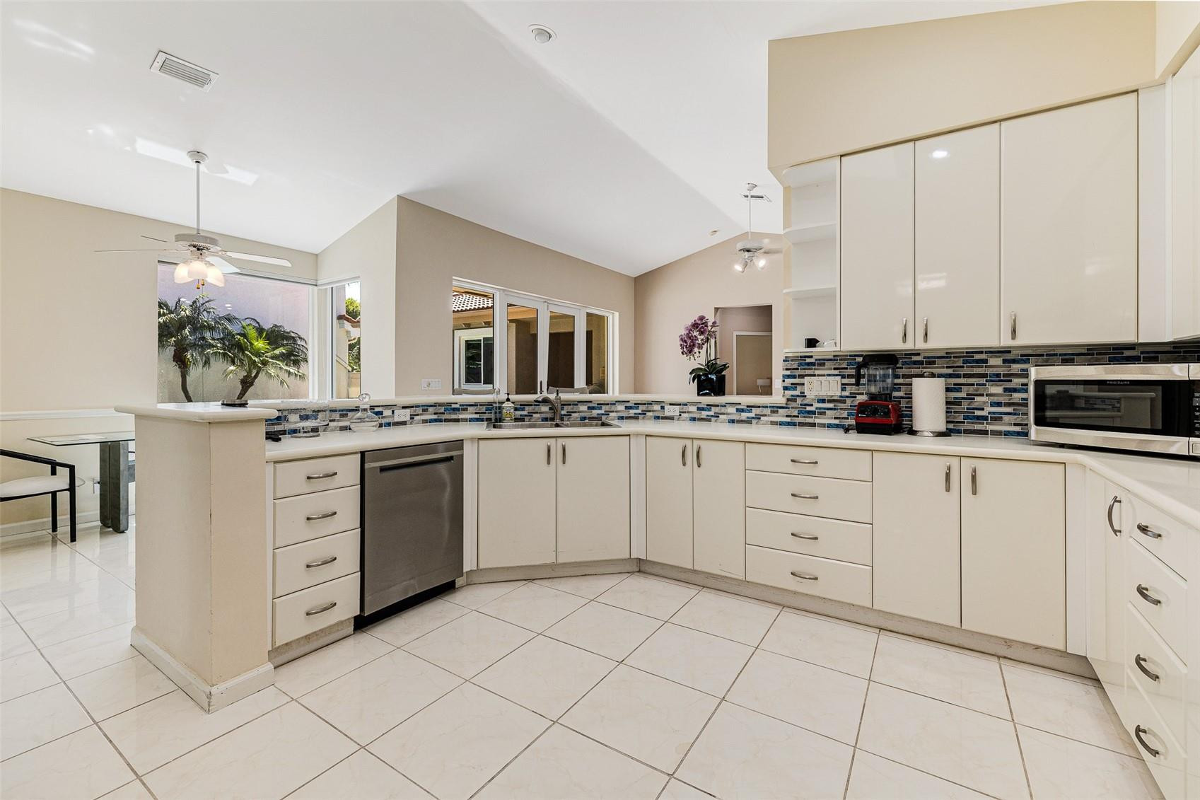 2318 Northwest 25th Way Boca Raton, FL 33434 - Photo 7 of 75 Photo 7