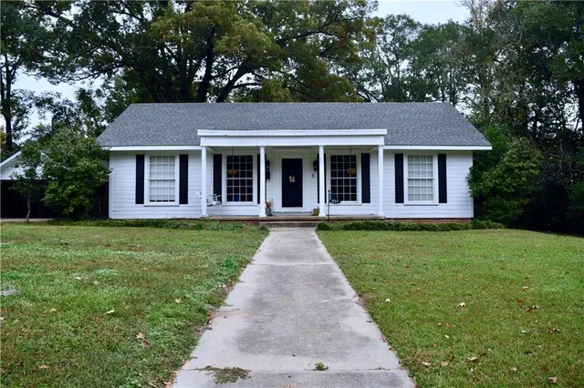 $279,900 | 211 Myrtle Street, Pineville, LA 71360