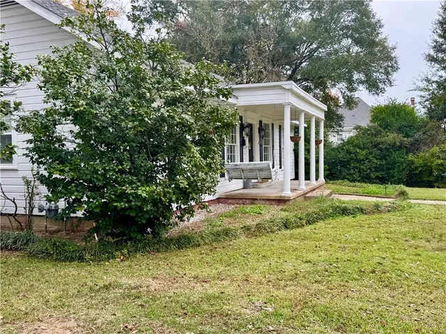 $279,900 | 211 Myrtle Street, Pineville, LA 71360