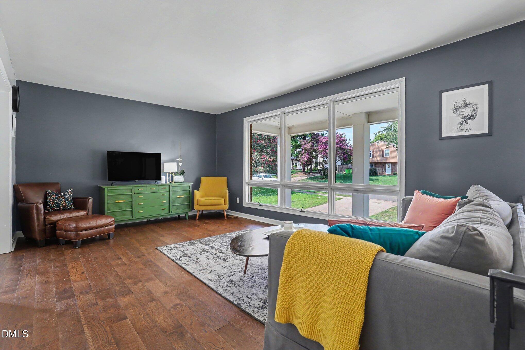 1416 Lions Way Raleigh, NC 27604 - Photo 5 of 53 Living Room