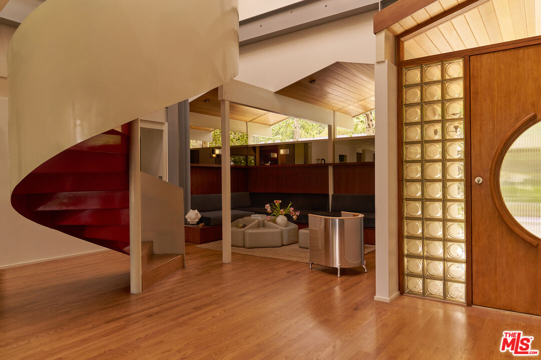 3112 Chandelle Road Los Angeles, CA 90046 - Photo 4 of 42