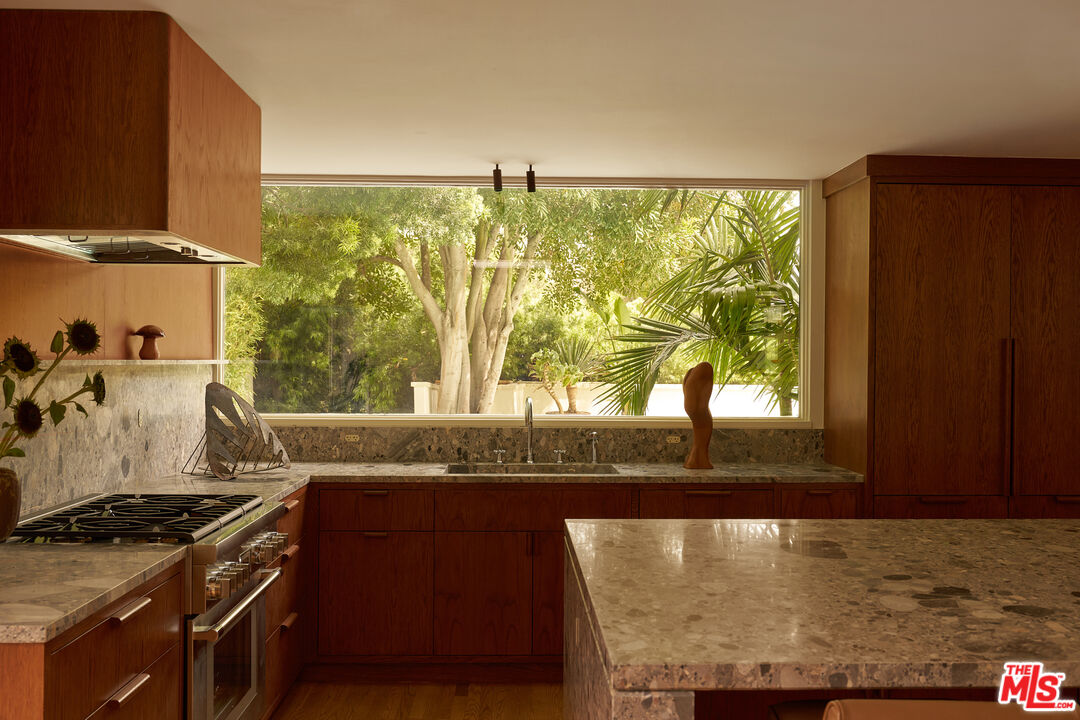 3112 Chandelle Road Los Angeles, CA 90046 - Photo 10 of 42