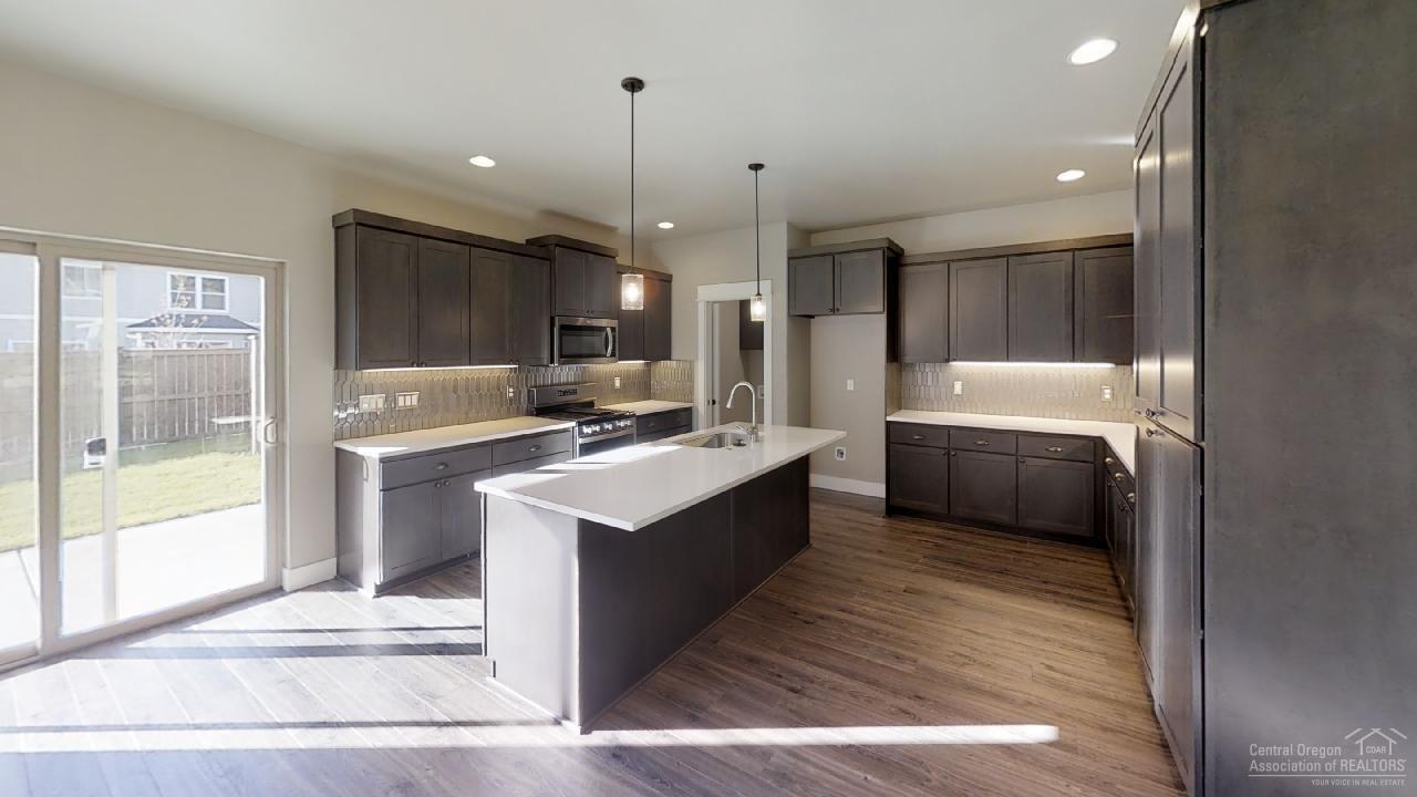 20167 Roper Lane, Unit LOT 30 Bend, OR 97703 - Photo 7 of 24 Kitchen of finished home.