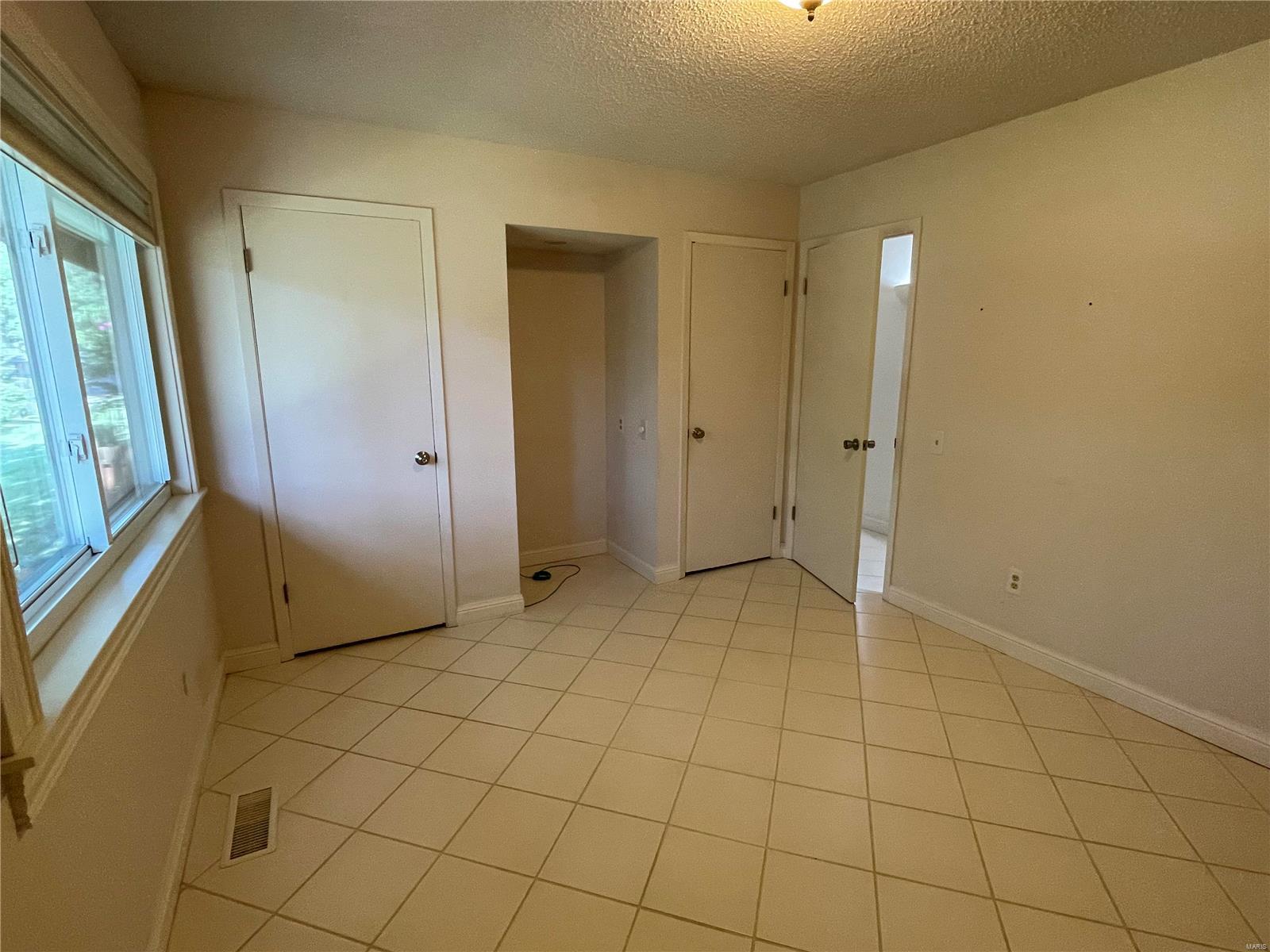 987 Claygate Court Ballwin, MO 63021 - Photo 11 of 28 Gallery Image 11