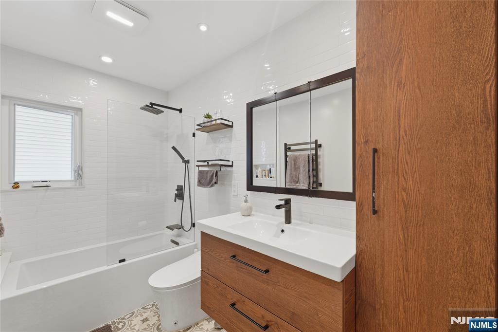 17 Arthur Drive Rutherford, NJ 07070 - Photo 26 of 46