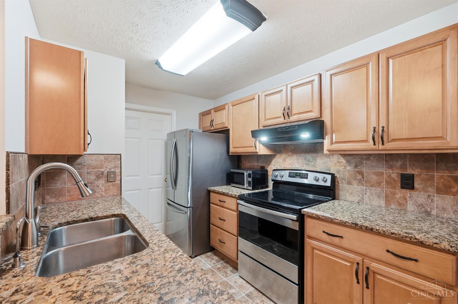 7370 Ridgepoint Drive, Unit 6 Cincinnati, OH 45230 - Photo 7 of 31
