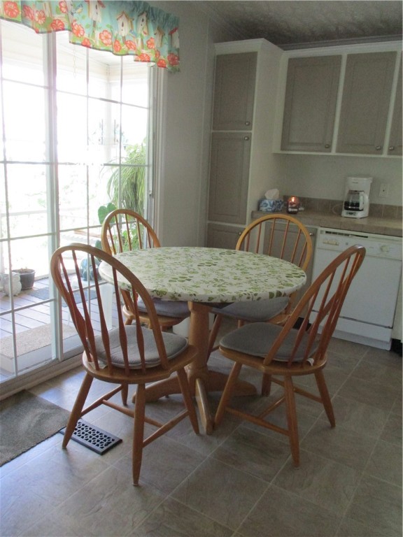 2013 Ireland Road Easley, SC 29640 - Photo 5 of 20