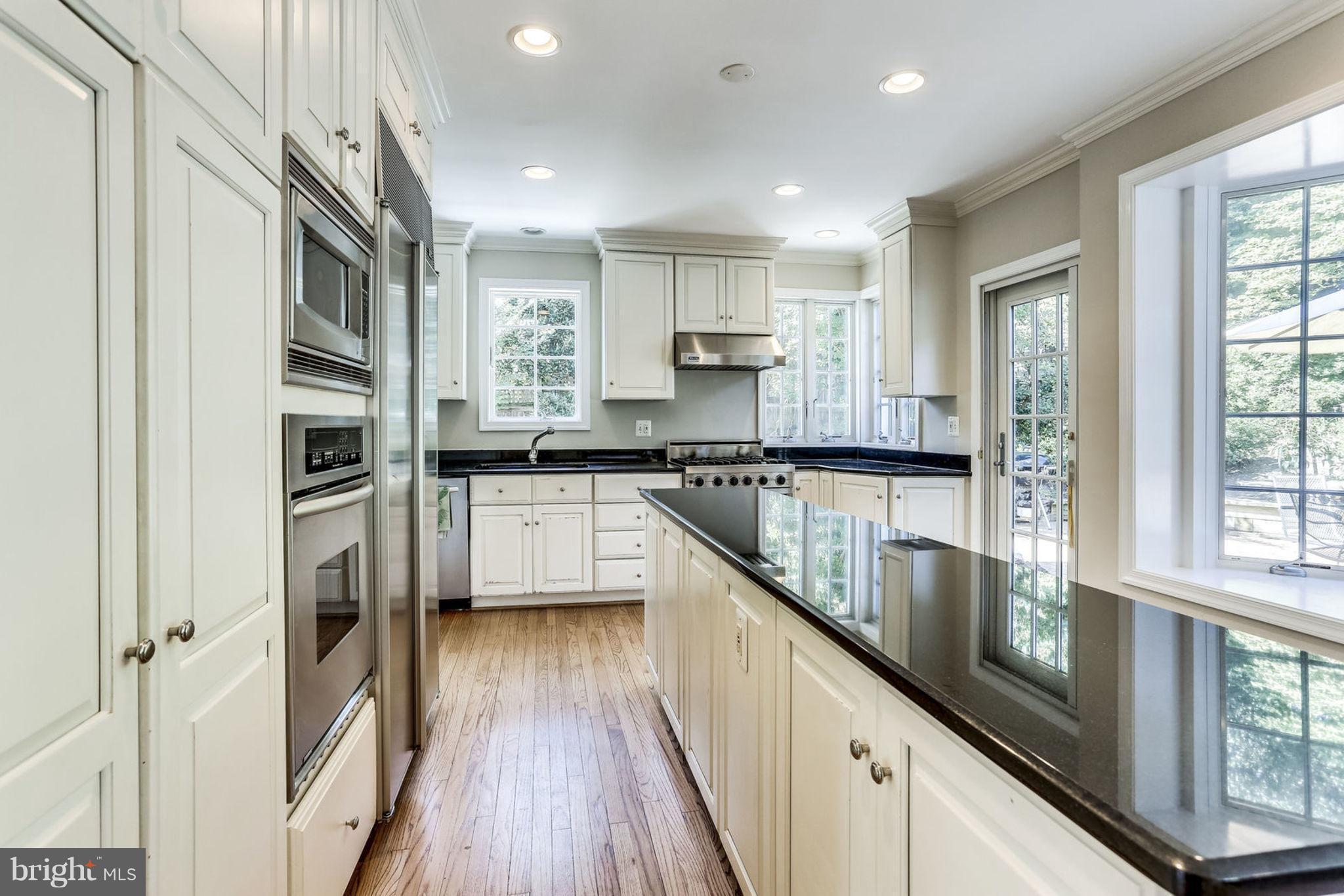 4619 32nd Road North Arlington, VA 22207 - Photo 11 of 30 Kitchen 19'1" x 12'0"