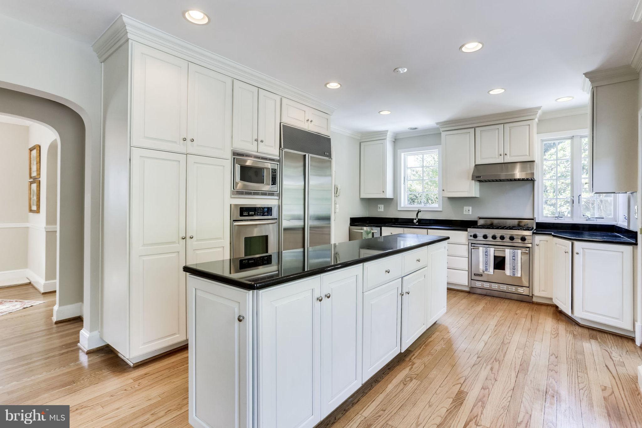 4619 32nd Road North Arlington, VA 22207 - Photo 9 of 30 Kitchen 19'1" x 12'0"