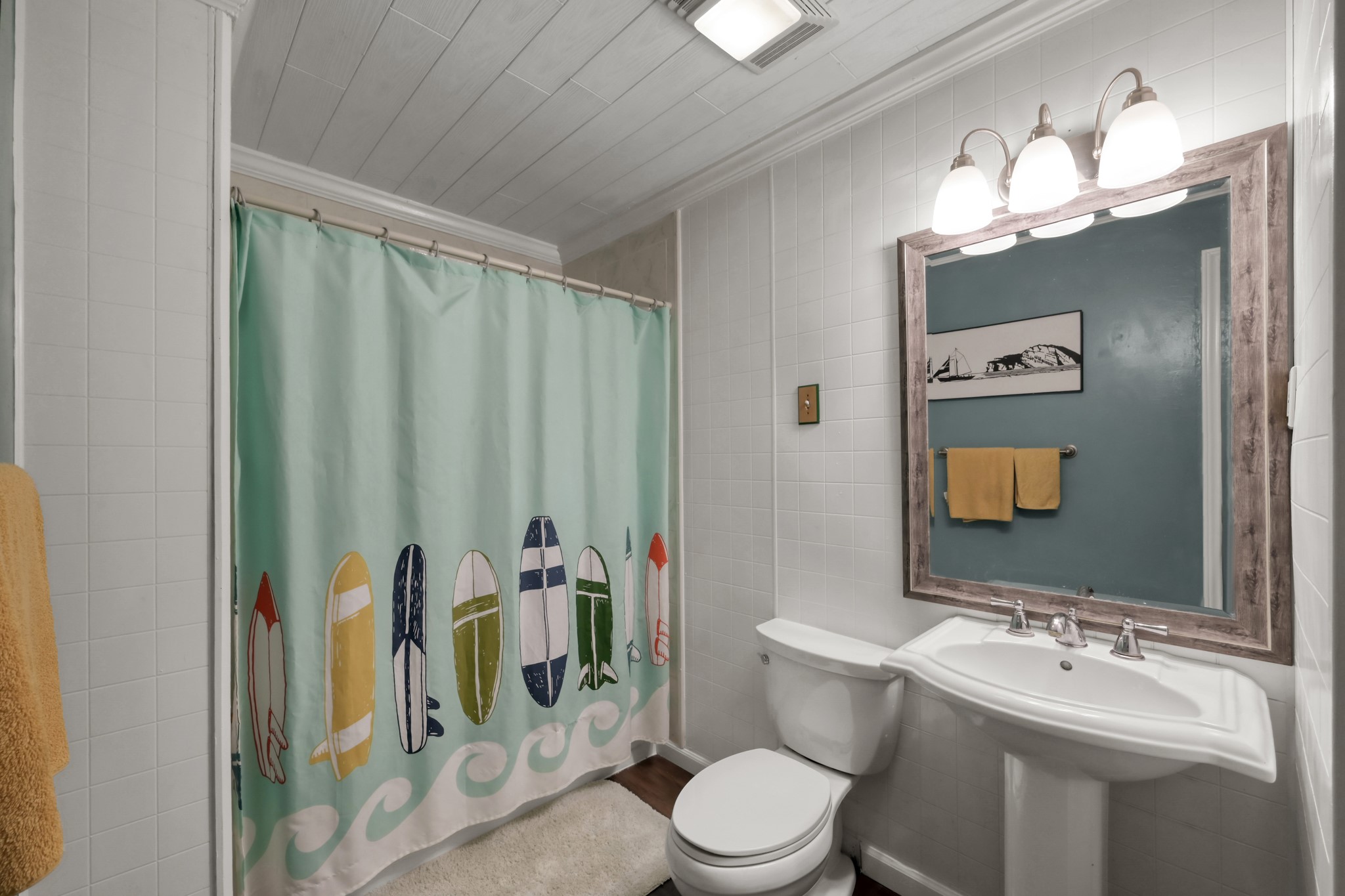 263 Travis Lane Trinity, TX 75862 - Photo 23 of 34 Second bathroom