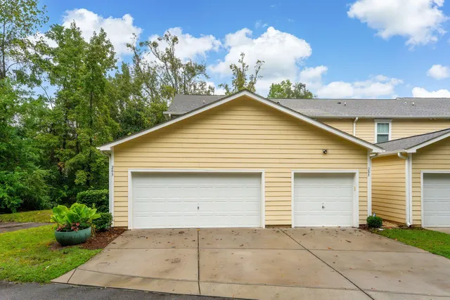 $296,000 | 203 Bennett Lane, Summerville, SC 29483