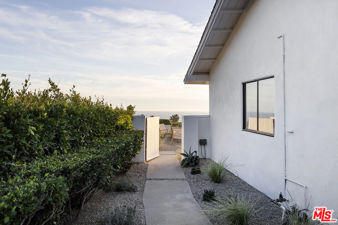 20374 Seaboard Road Malibu, CA 90265 - Photo 41 of 43 a view of backyard of the house