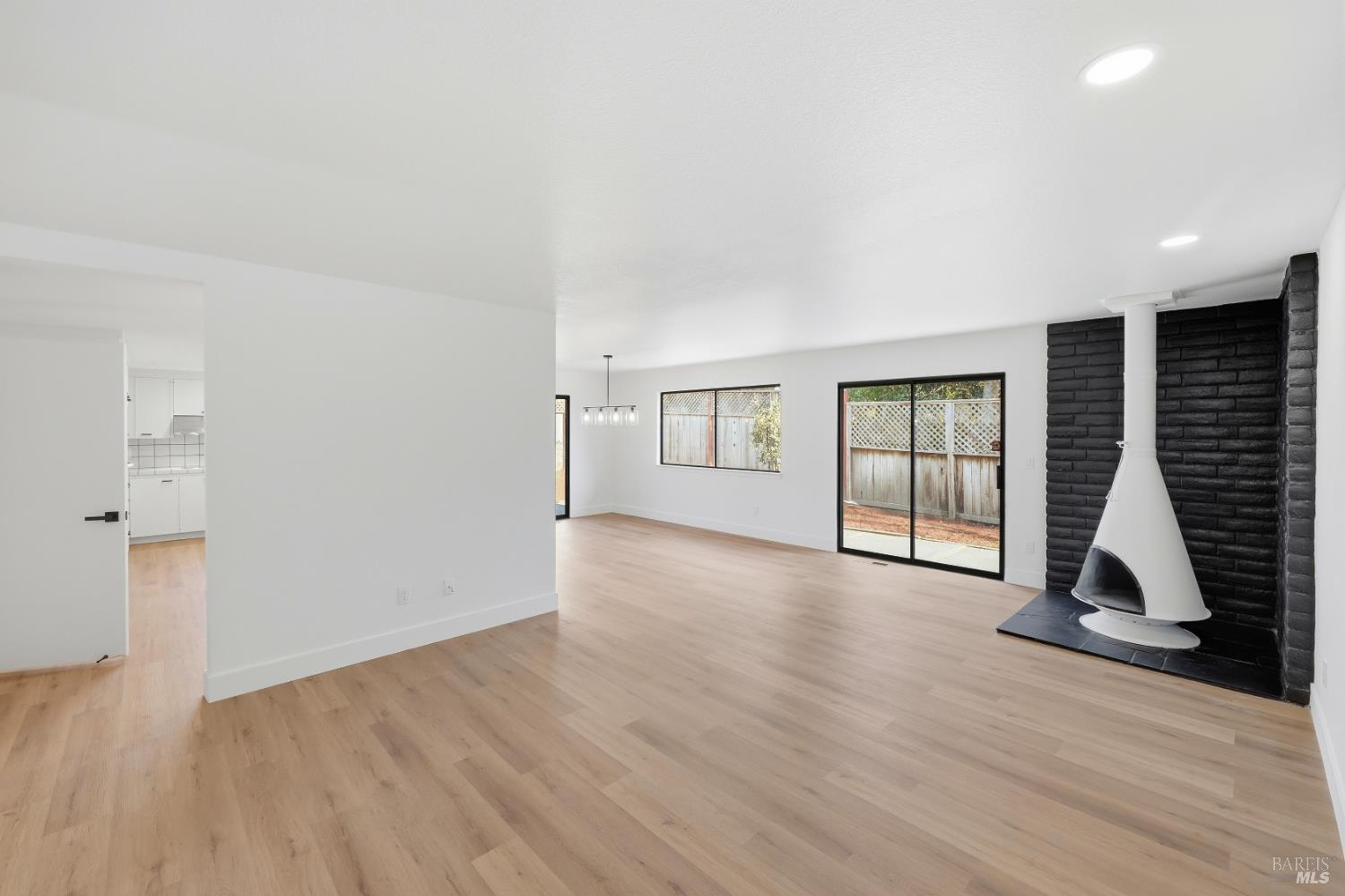 4906 Fernglen Drive Santa Rosa, CA 95405 - Photo 14 of 33