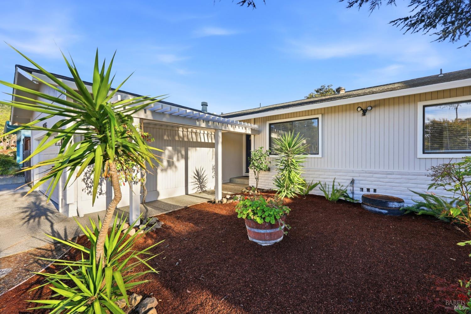 4906 Fernglen Drive Santa Rosa, CA 95405 - Photo 2 of 33