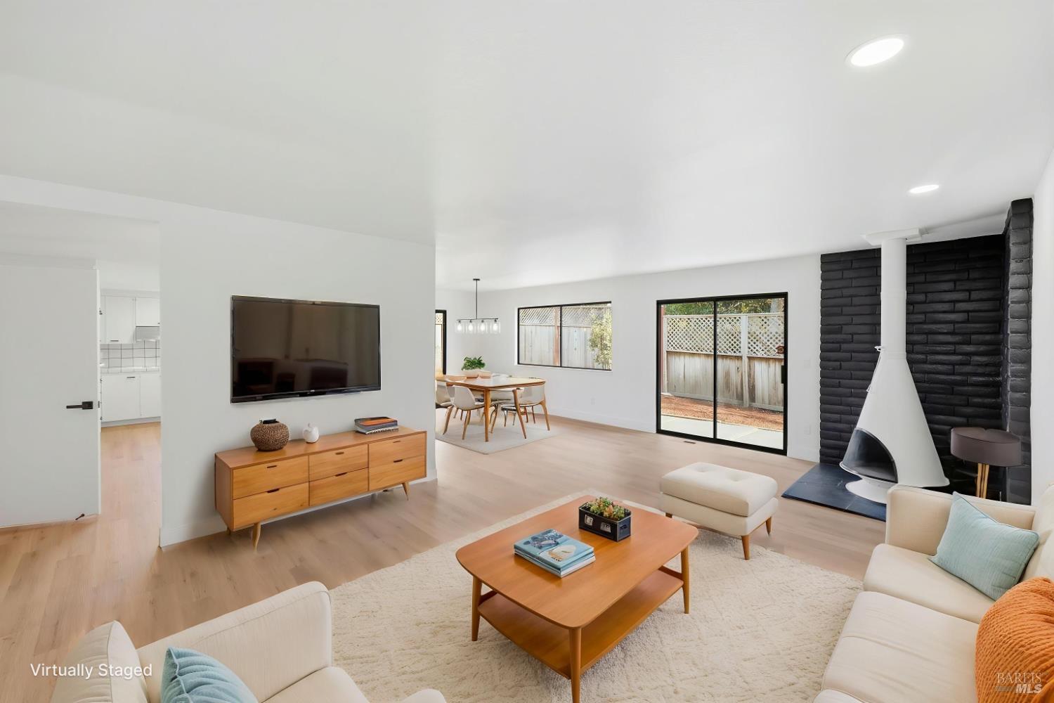 4906 Fernglen Drive Santa Rosa, CA 95405 - Photo 5 of 33