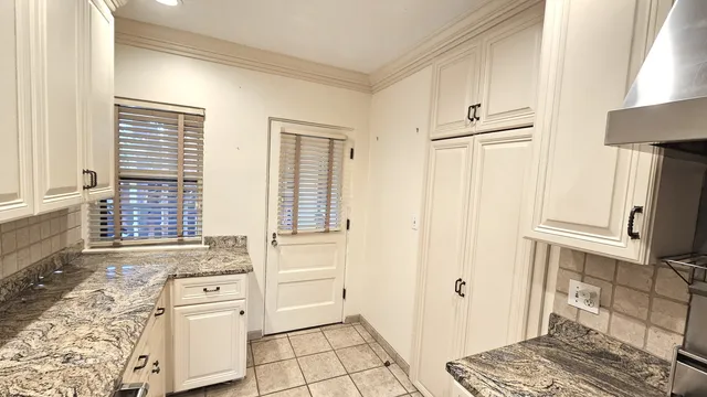 $289,900 | 410 North Raynor Avenue, Unit 1W, Joliet, IL 60435