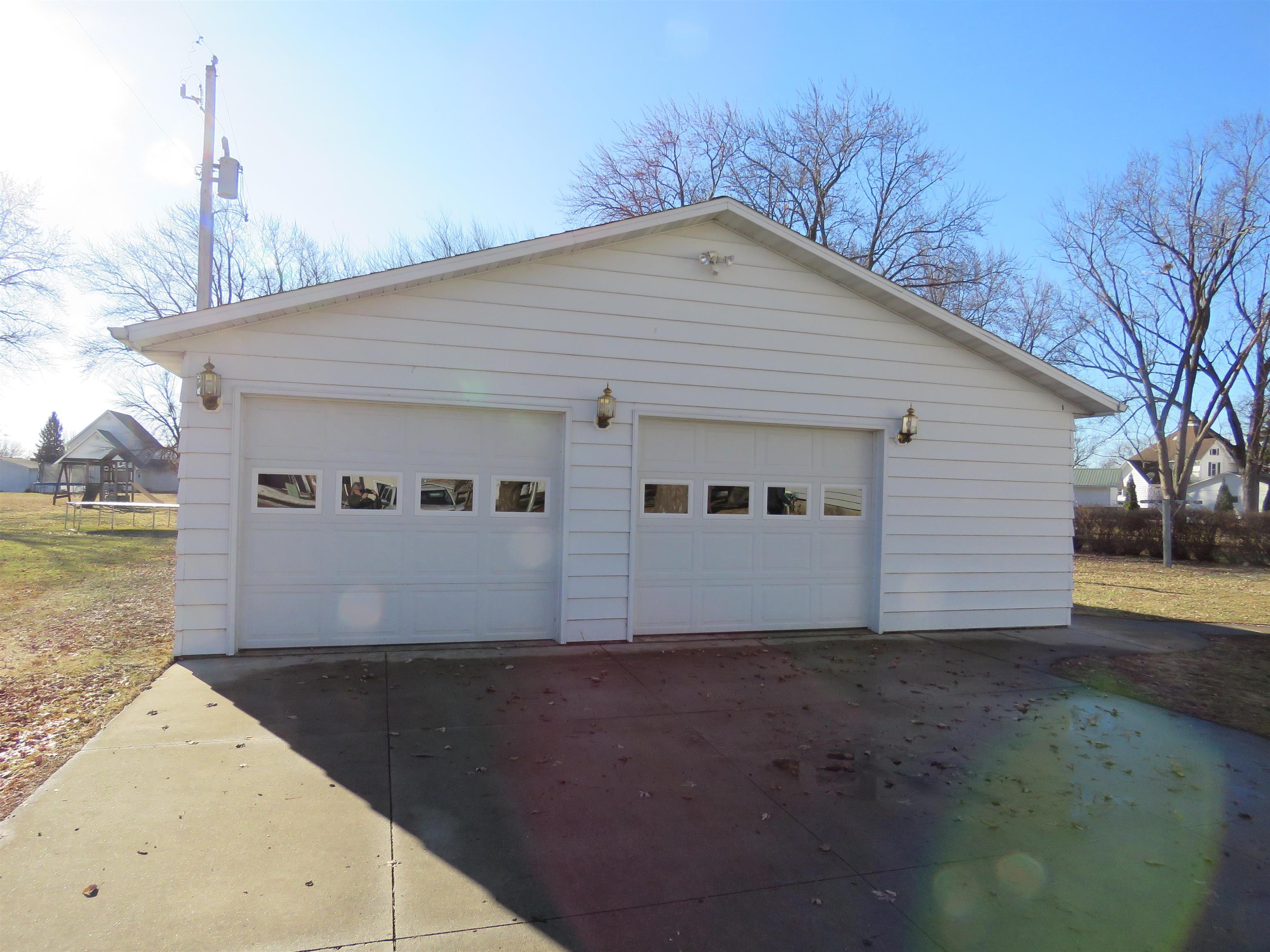 116 Grove Randolph Wi 53956 Randolph, WI 53956 - Photo 5 of 39