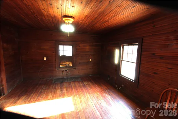 a view of entryway with a front door