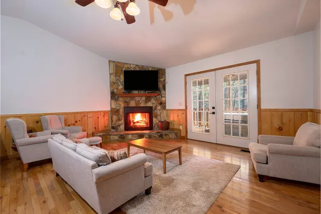 $299,800 | 124 Dawnview Circle, Murphy, NC 28906