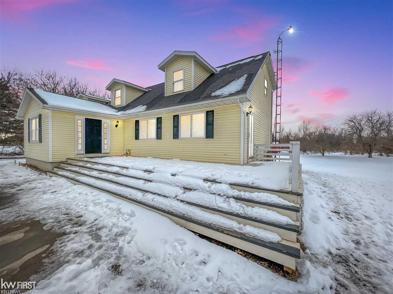 222 Pittsburg Road Owosso, MI 48867 - Photo 1 of 51