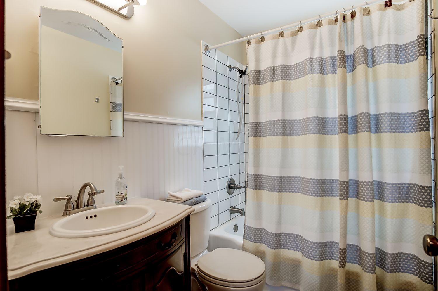 867 Enfield Road Columbus, OH 43209 - Photo 16 of 39 Gallery Image 16