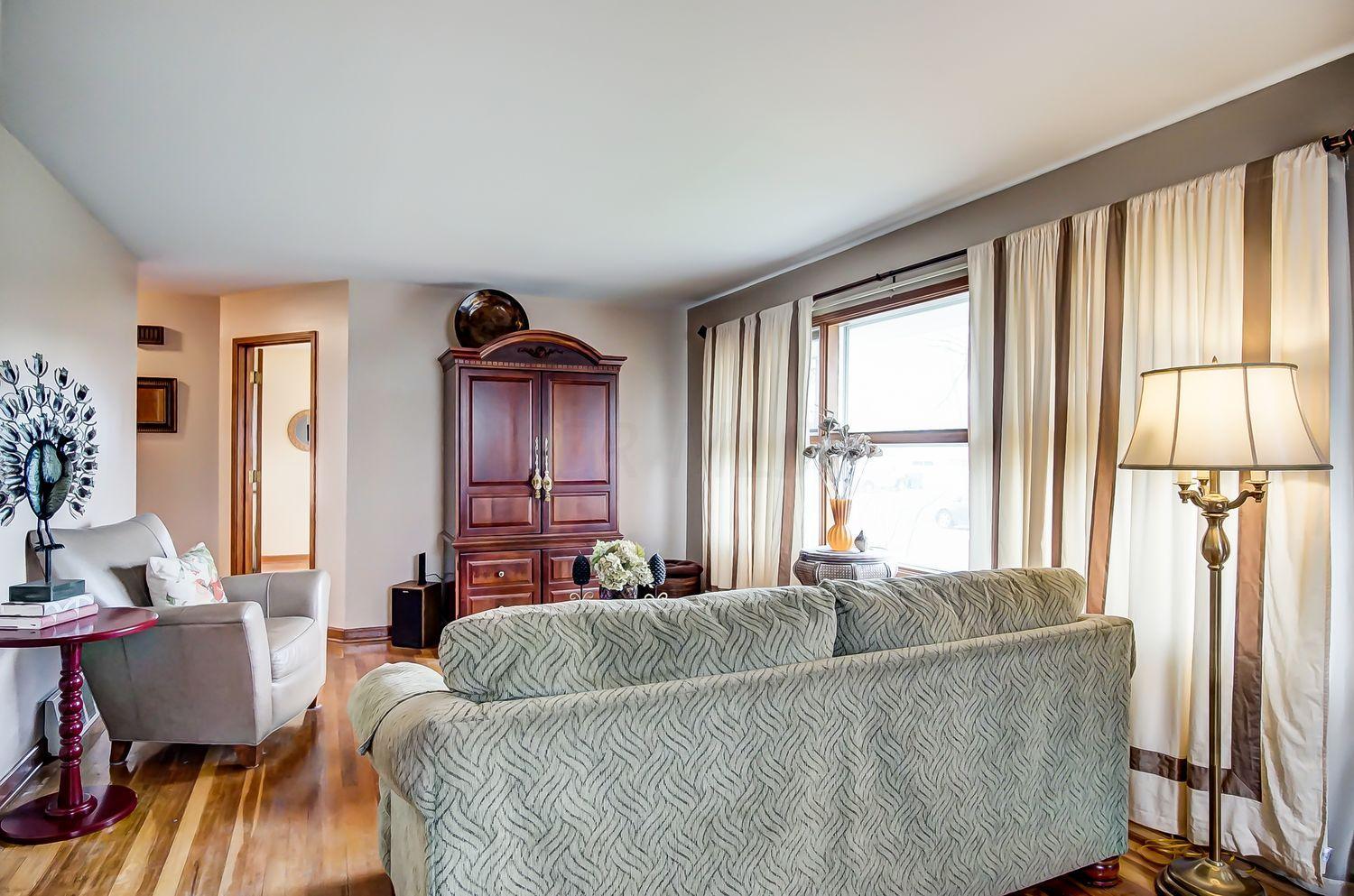 867 Enfield Road Columbus, OH 43209 - Photo 5 of 39 Gallery Image 5