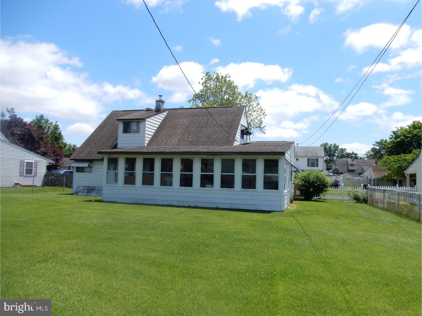 11 Hedge Road Levittown, PA 19056 - Photo 15 of 19 Back Yard