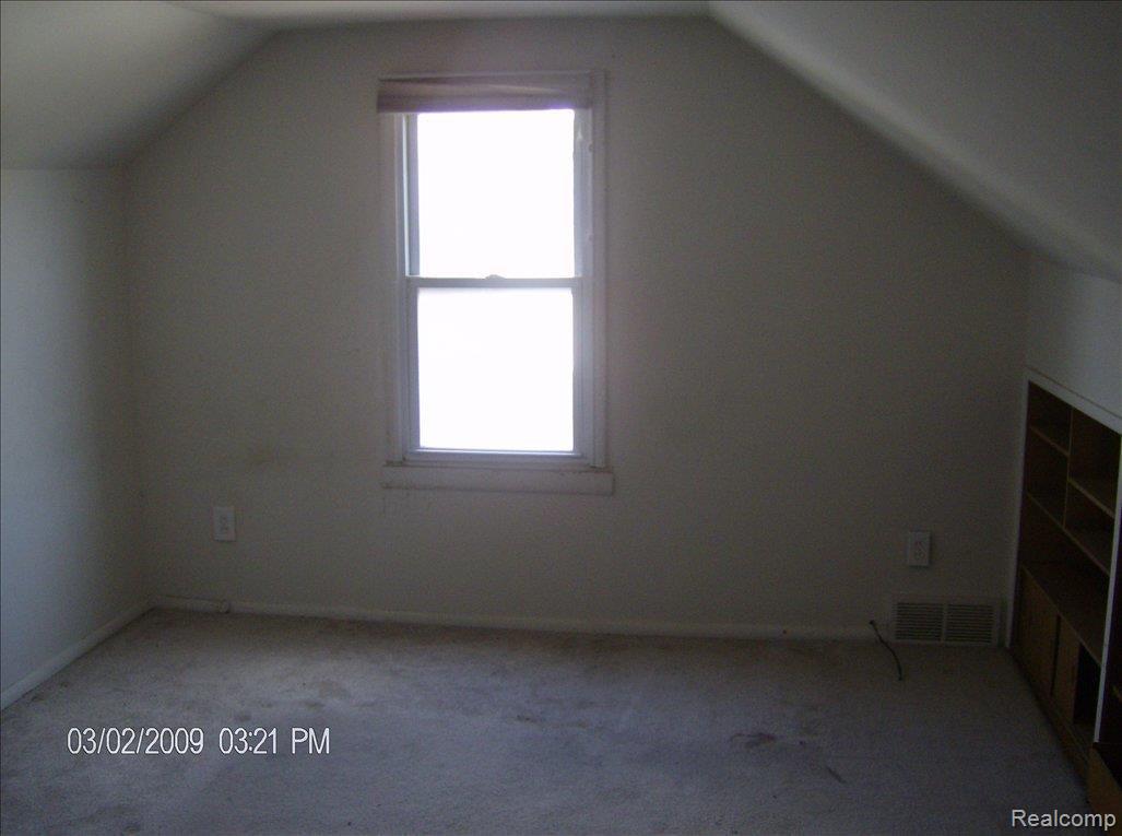 8495 Rivard Avenue Warren, MI 48089 - Photo 5 of 6 Mstr Bed