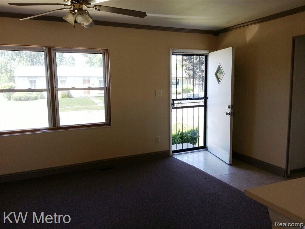 3935 Ash Street Inkster, MI 48141 - Photo 1 of 6 2alivingrm.jpeg