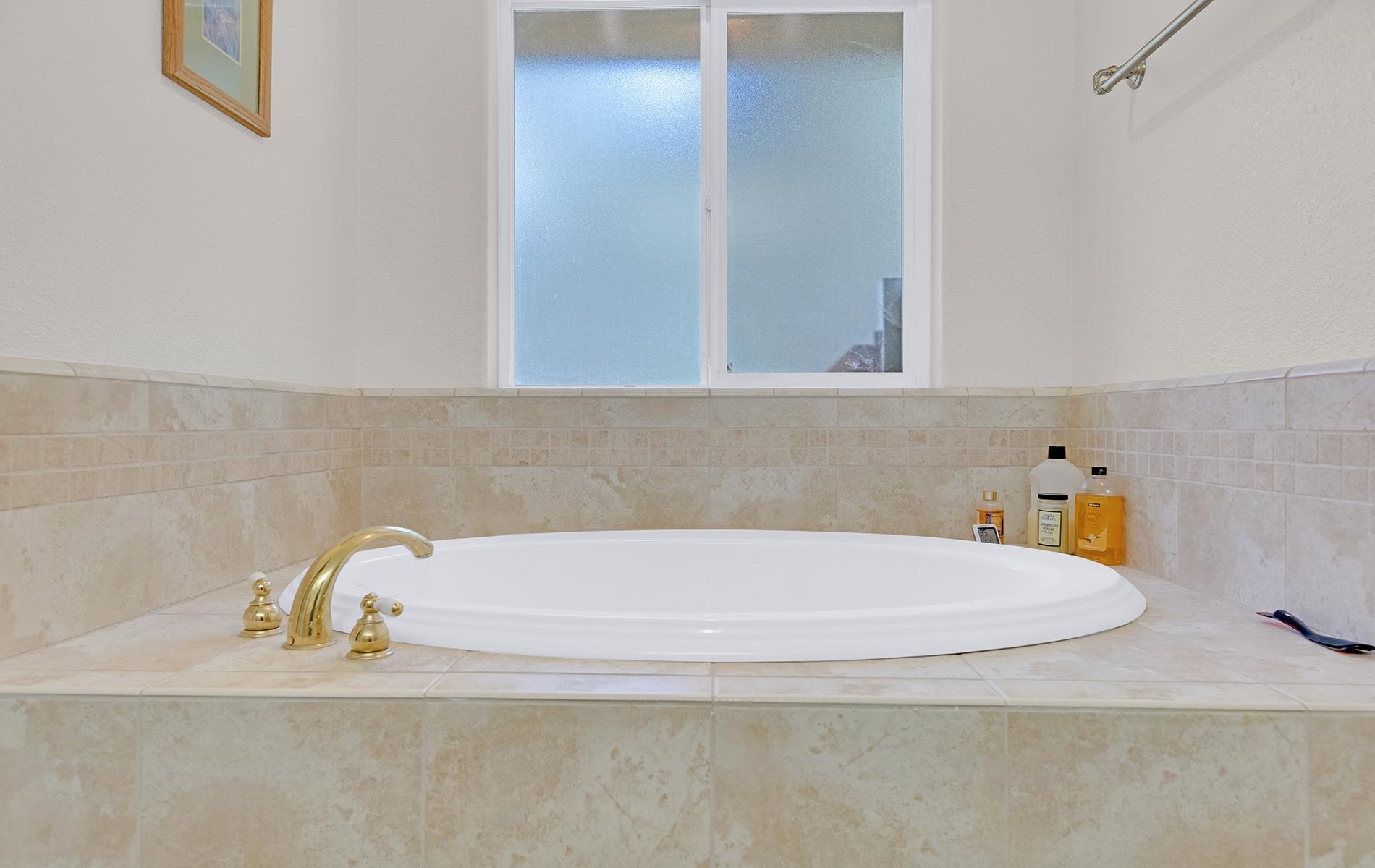 650 Wagon Road Chester, CA 96020 - Photo 15 of 36 a bathroom with a bathtub