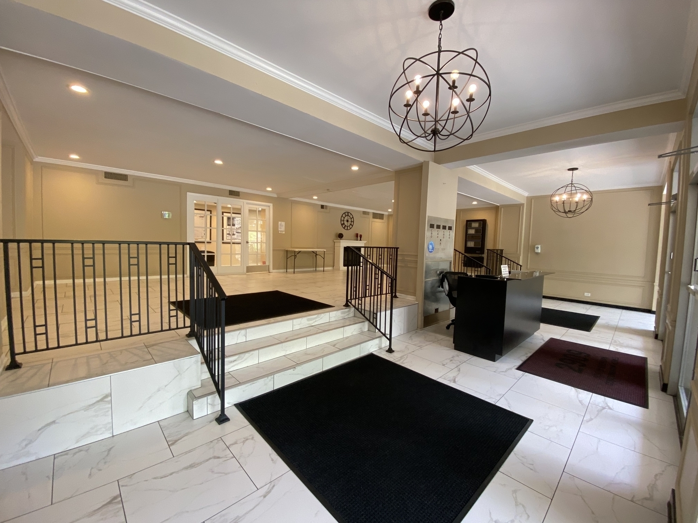 2909 North Sheridan Road, Unit 805 Chicago, IL 60657 - Photo 19 of 39 a view of a hallway with seating area
