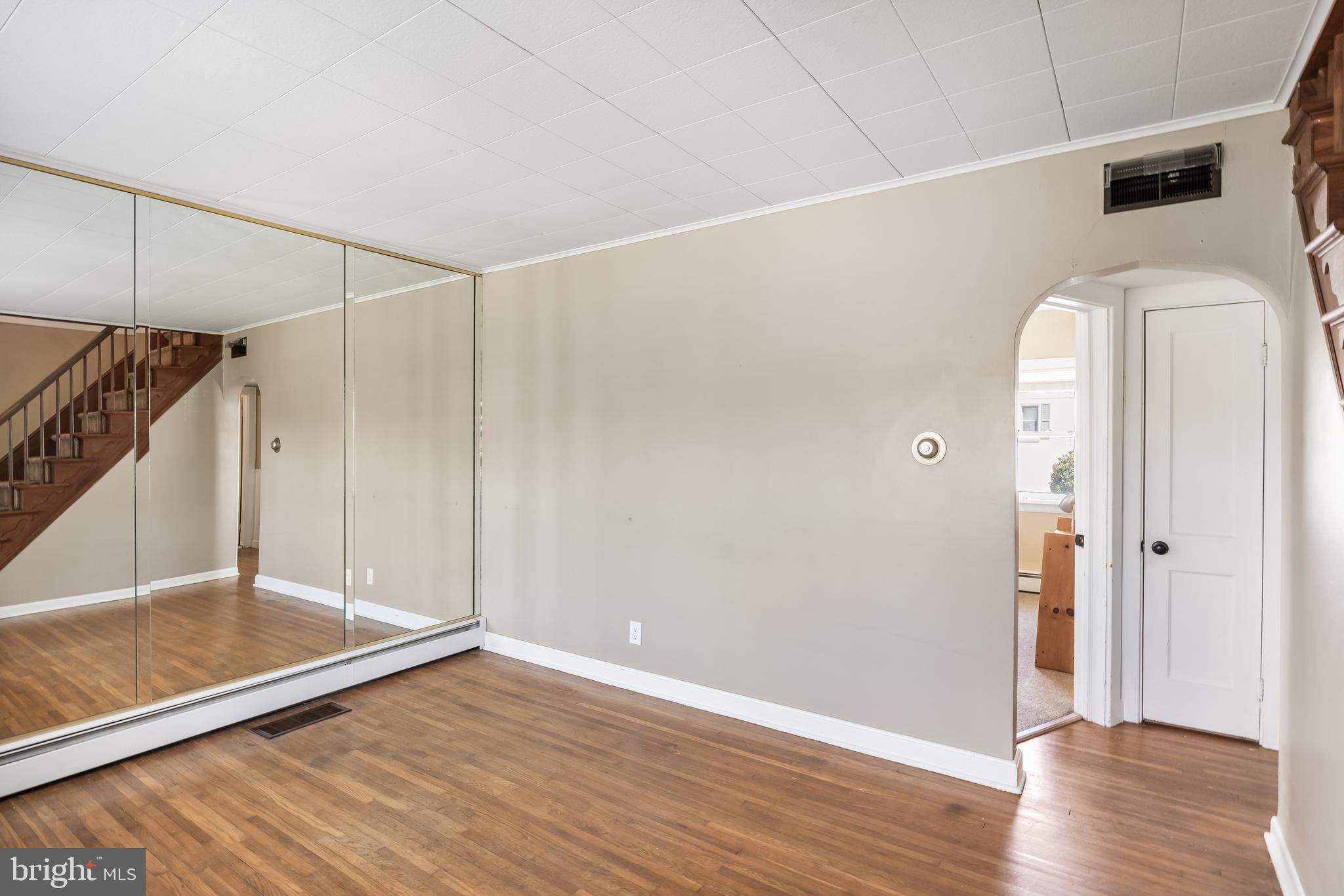 309 Delaware Avenue Haddon Township, NJ 08059 - Photo 5 of 32