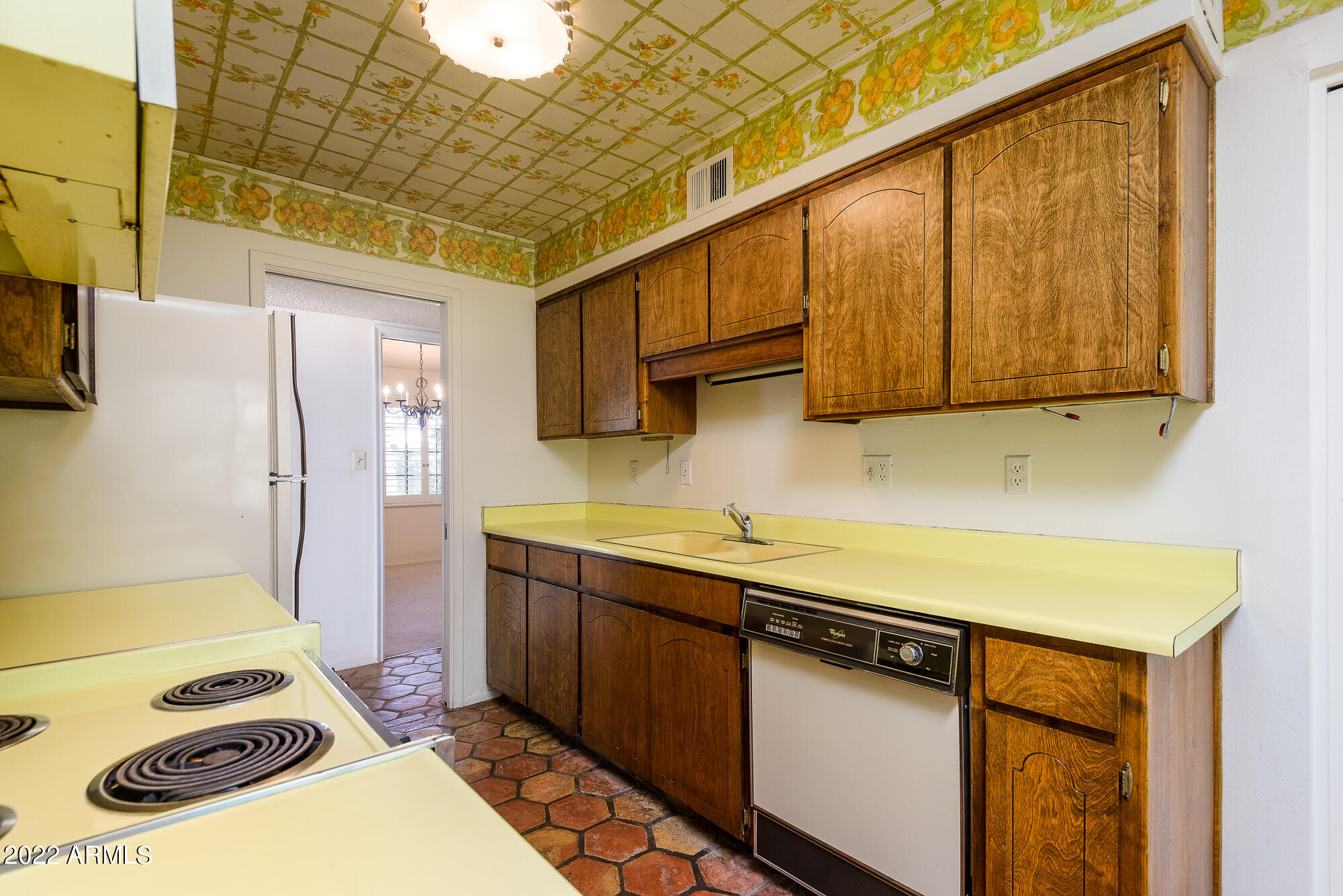 6016 North 10th Way Phoenix, AZ 85014 - Photo 14 of 28 Kitchen