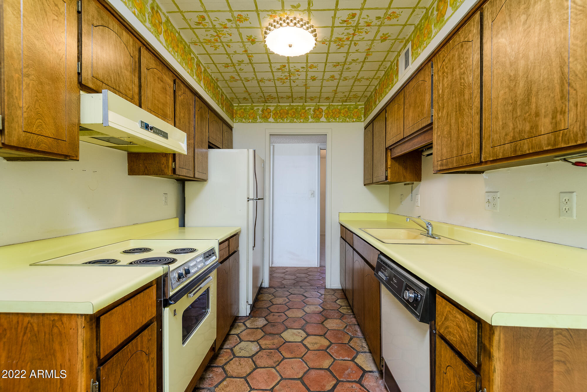 6016 North 10th Way Phoenix, AZ 85014 - Photo 15 of 28 Kitchen