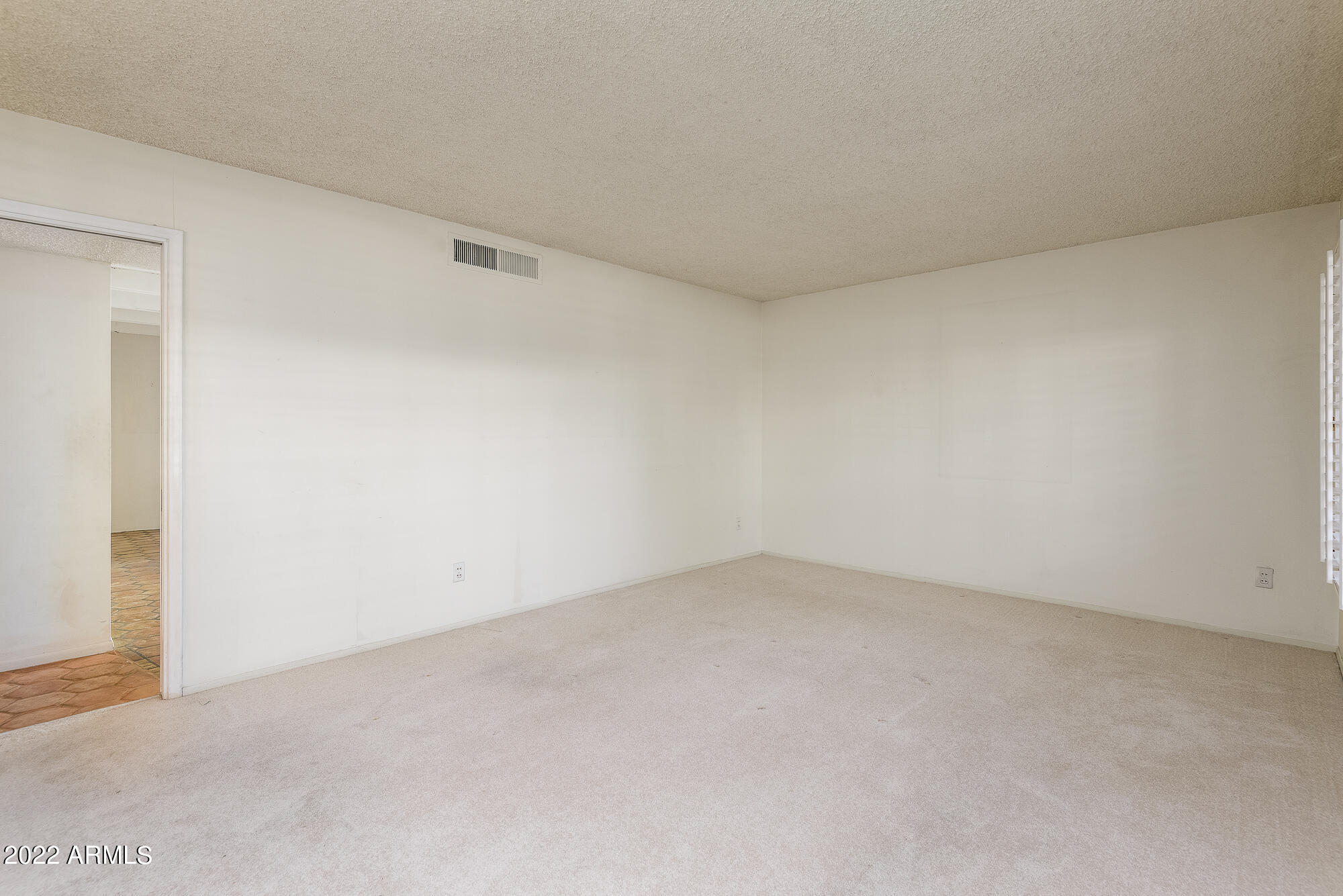 6016 North 10th Way Phoenix, AZ 85014 - Photo 17 of 28 Primary bedroom - HUGE!