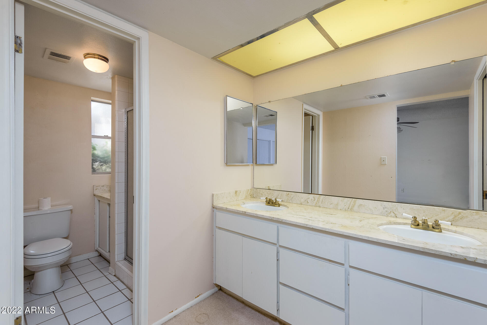 6016 North 10th Way Phoenix, AZ 85014 - Photo 20 of 28 Primary bathroom