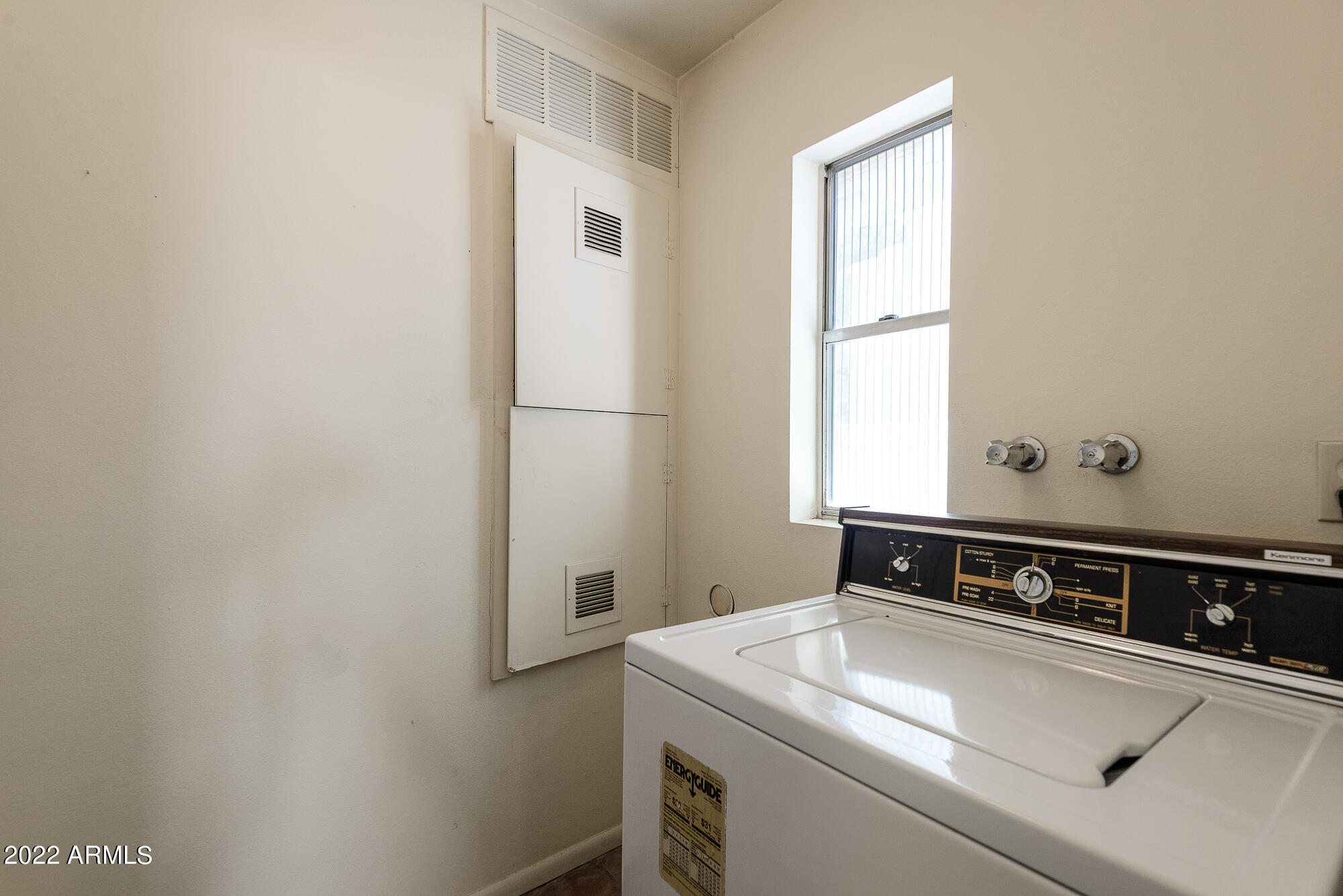 6016 North 10th Way Phoenix, AZ 85014 - Photo 27 of 28 Laundry room / pantry