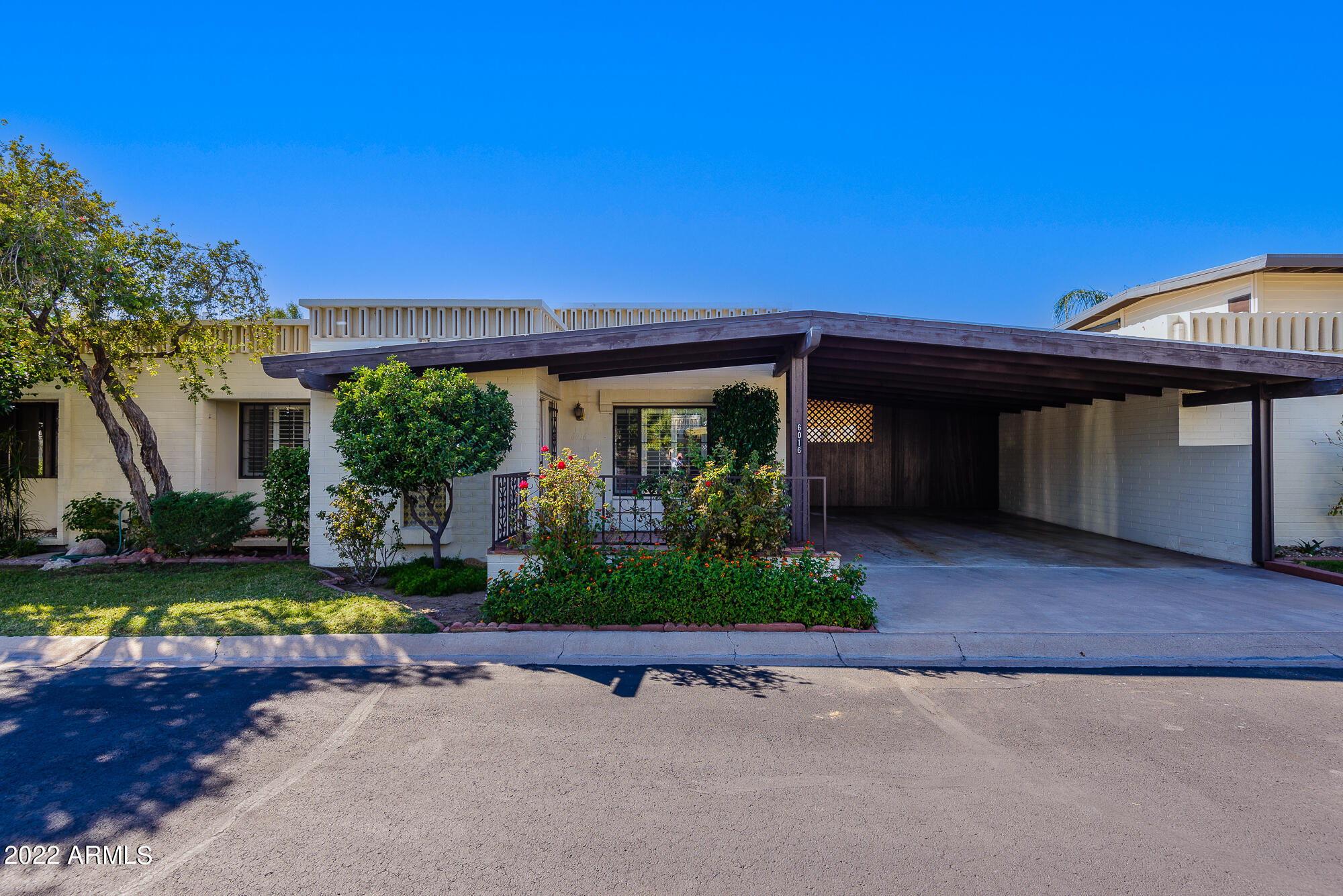 6016 North 10th Way Phoenix, AZ 85014 - Photo 5 of 28 Front with carport