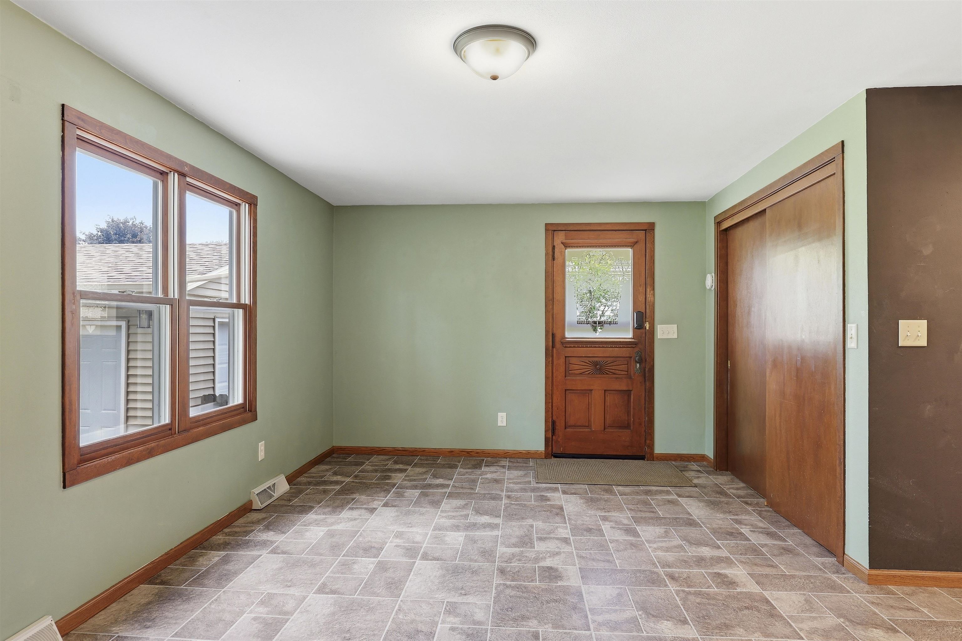 821 South Weimar Street Appleton, WI 54915 - Photo 15 of 37