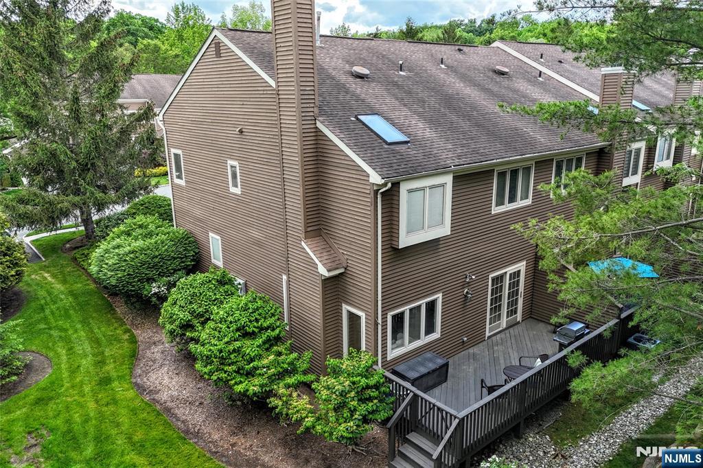 227 Westervelt Lane Mahwah, NJ 07430 - Photo 34 of 48