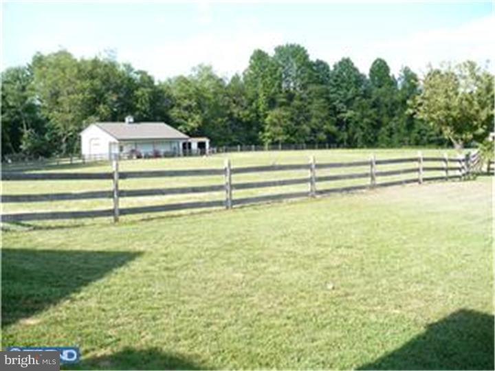 241 Barnsboro Road Sewell, NJ 08080 - Photo 13 of 23 View in Back